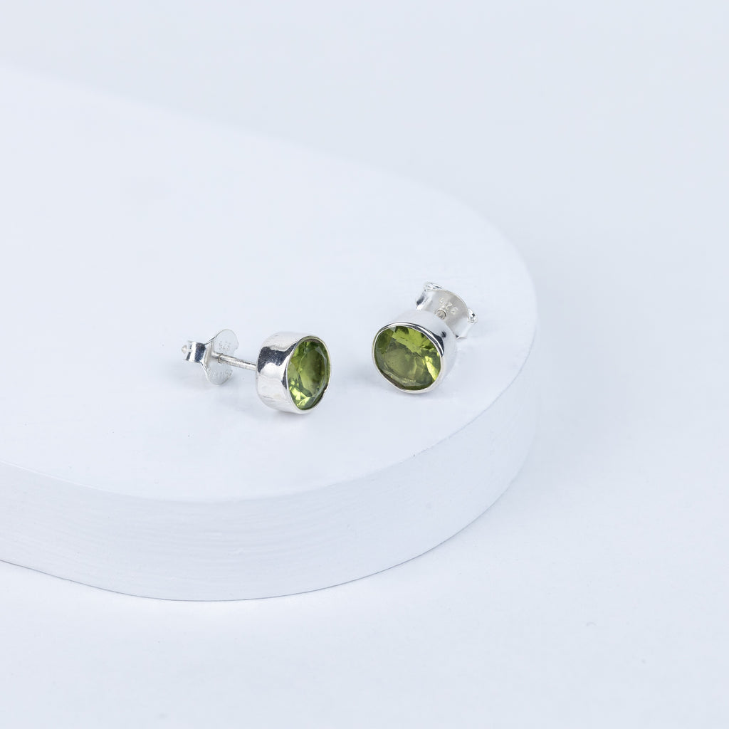Perivibe Earrings in 92.5 Sterling Silver [Peridot round]