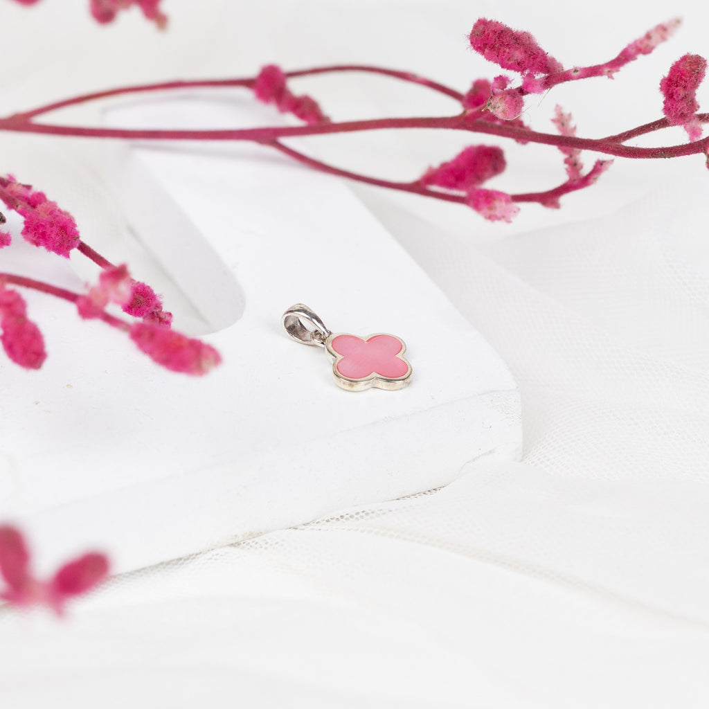 Exquisite 92.5 Sterling Silver Pink Clover Pendant in Mother of Pearl