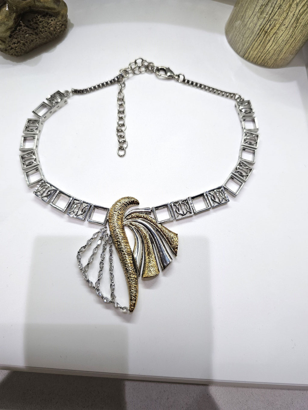 KNIFE EDGE NECKPIECE