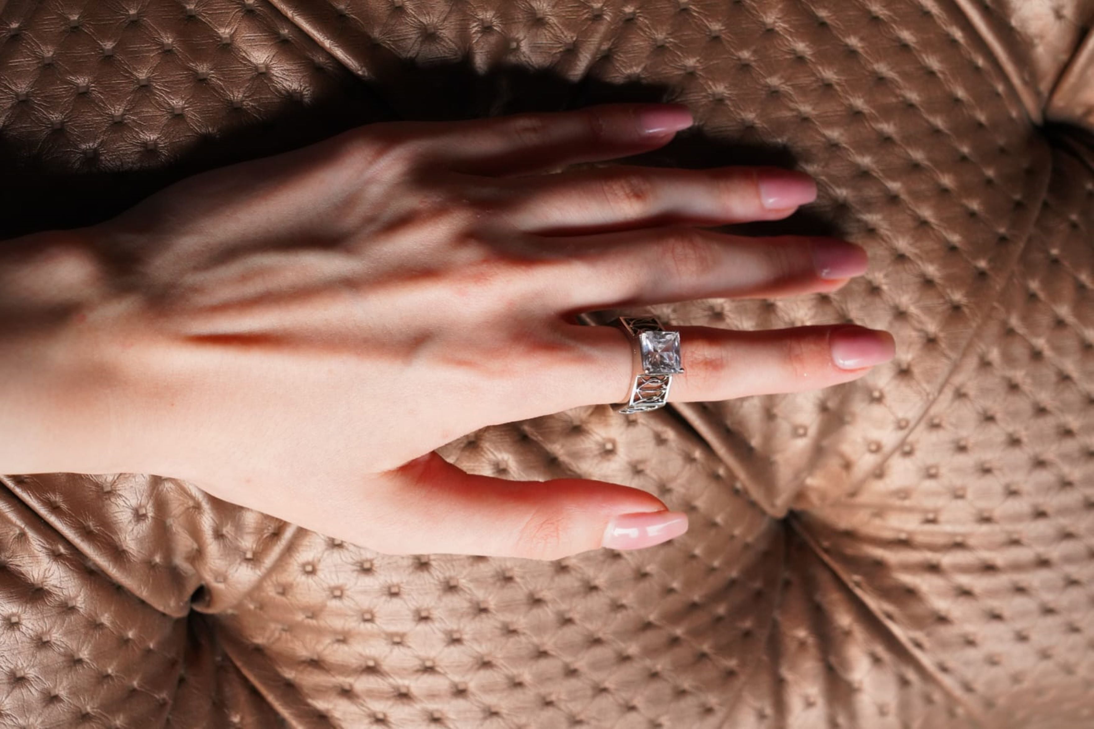 SPACED RING
