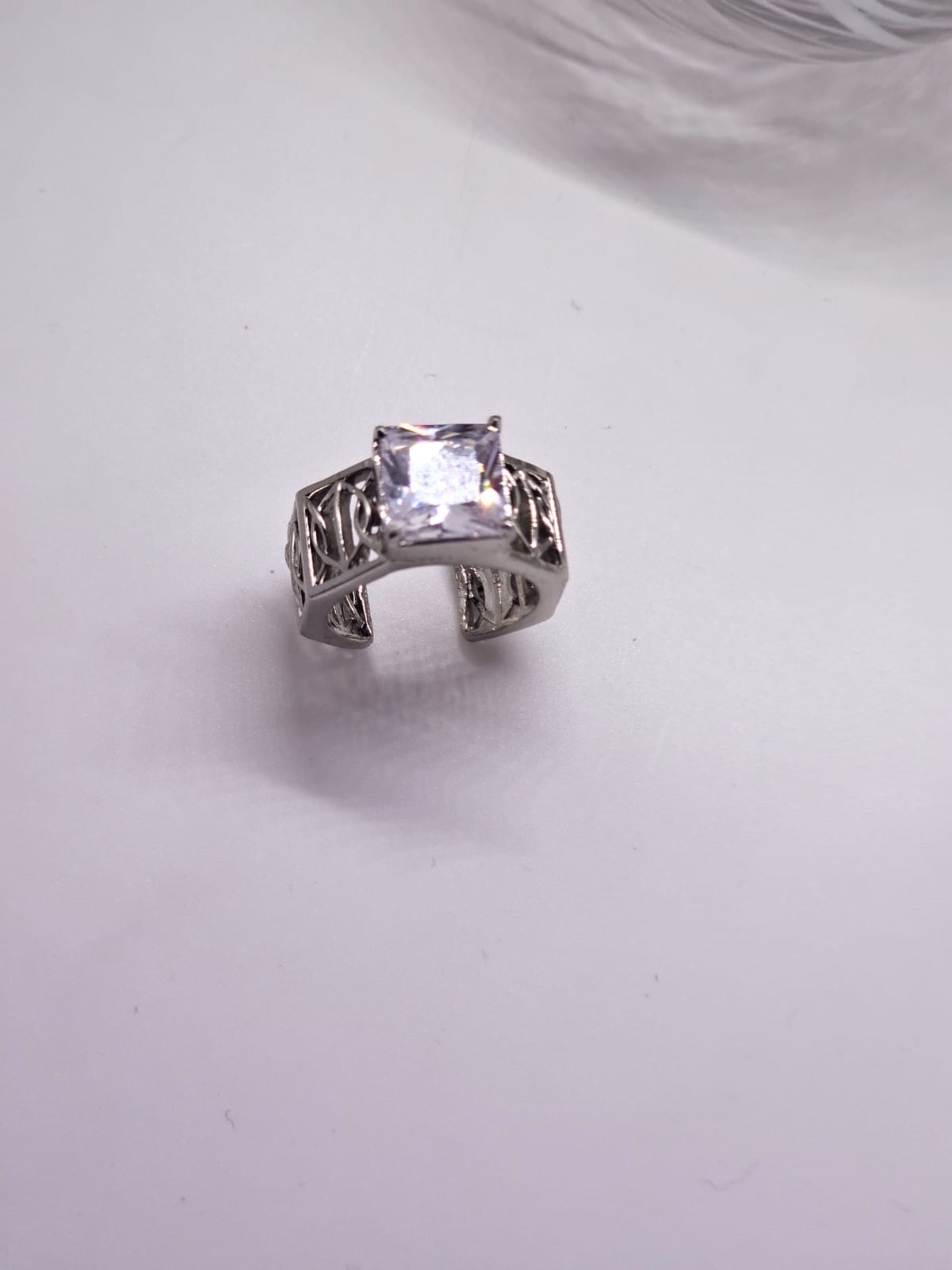 SPACED RING