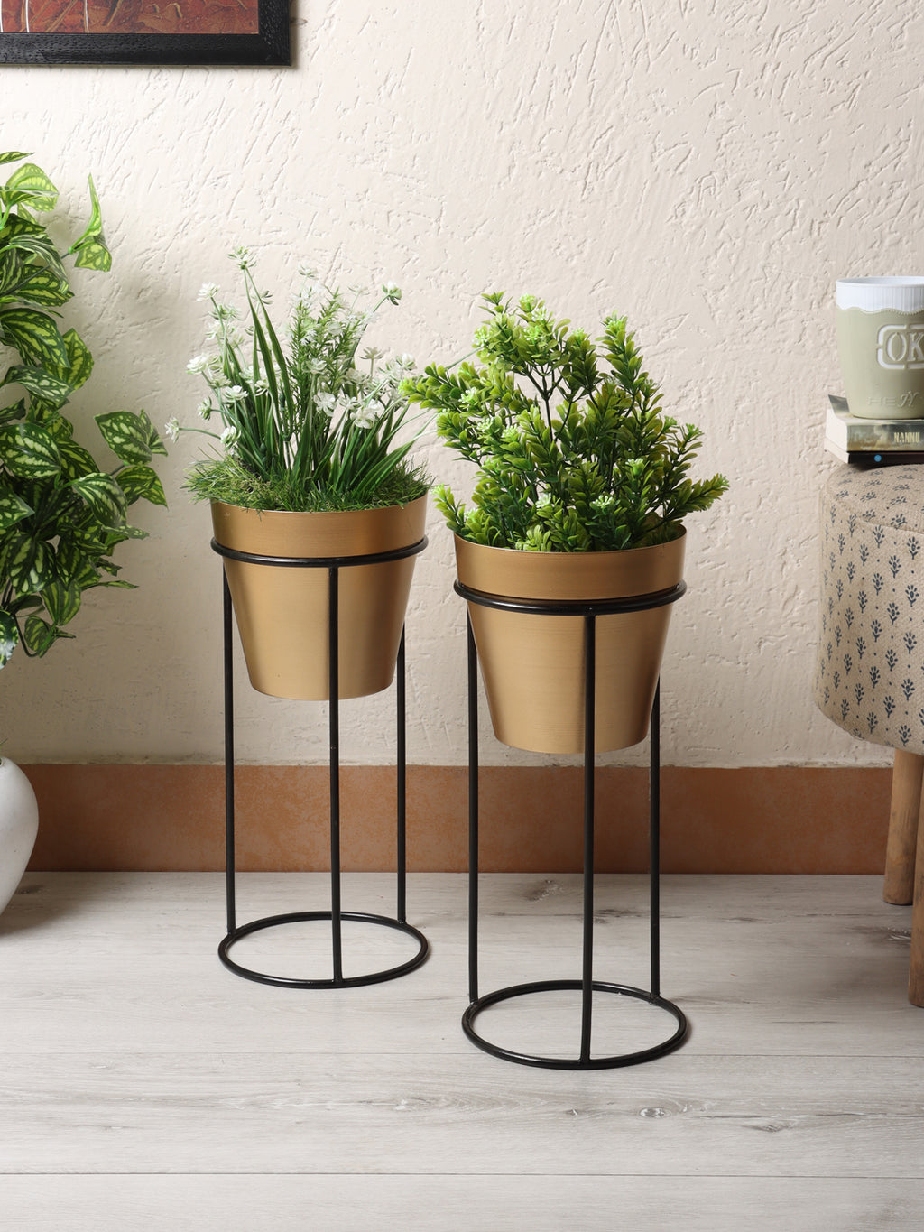 Amaya Decors Big Pot Shape Planter with Stand Black & Gold Set of 2