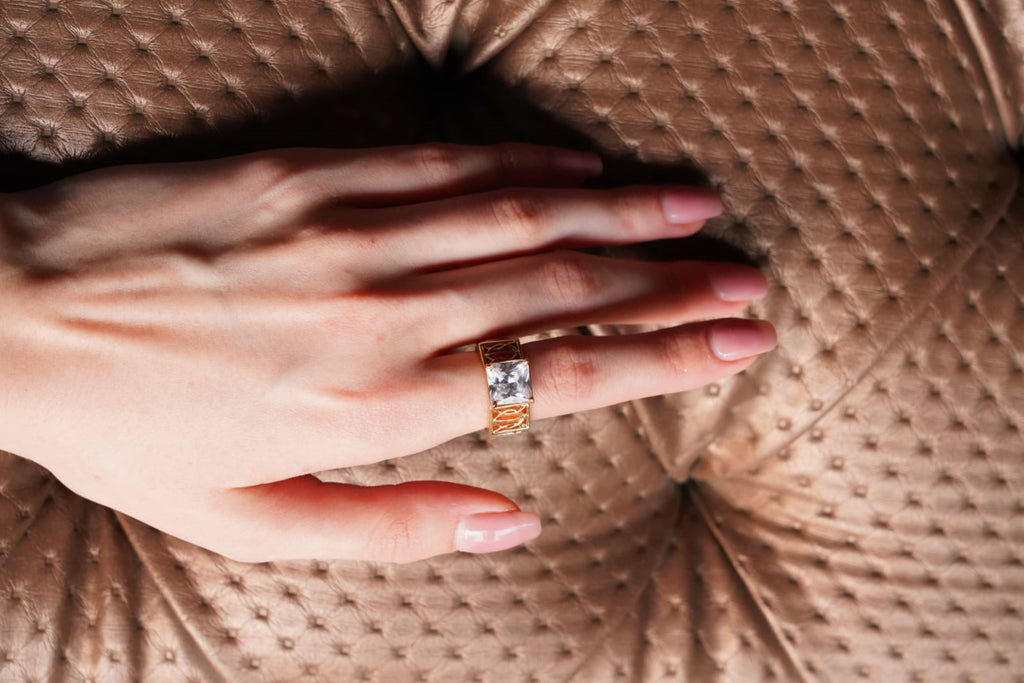 SPACED RING