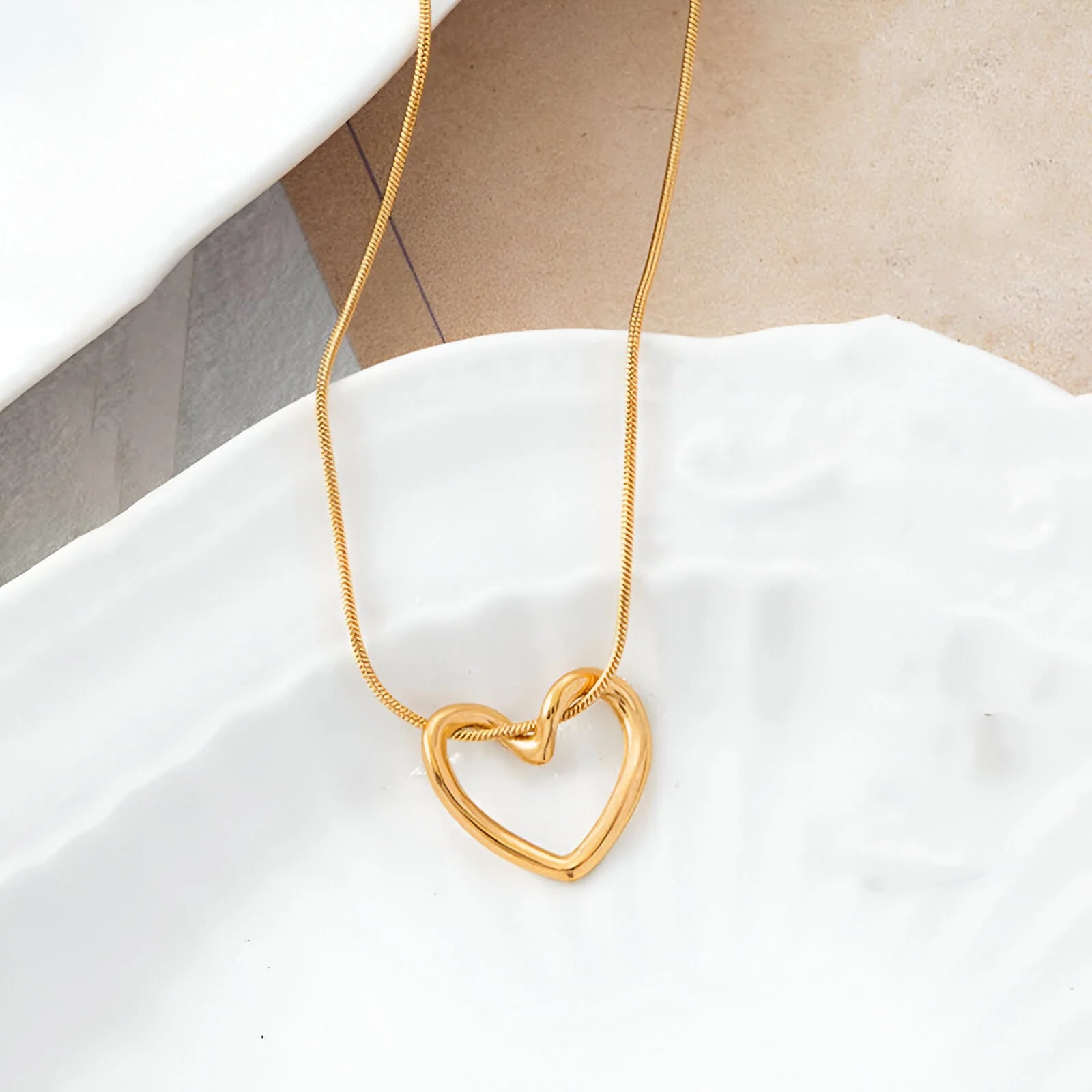 Trendy Heart Hollow Pendant Necklace