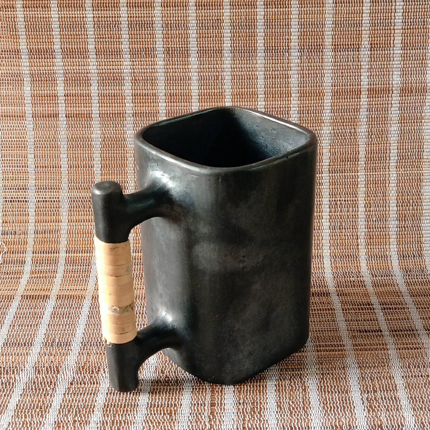 Longpi Black Pottery Beer Mug Large Square