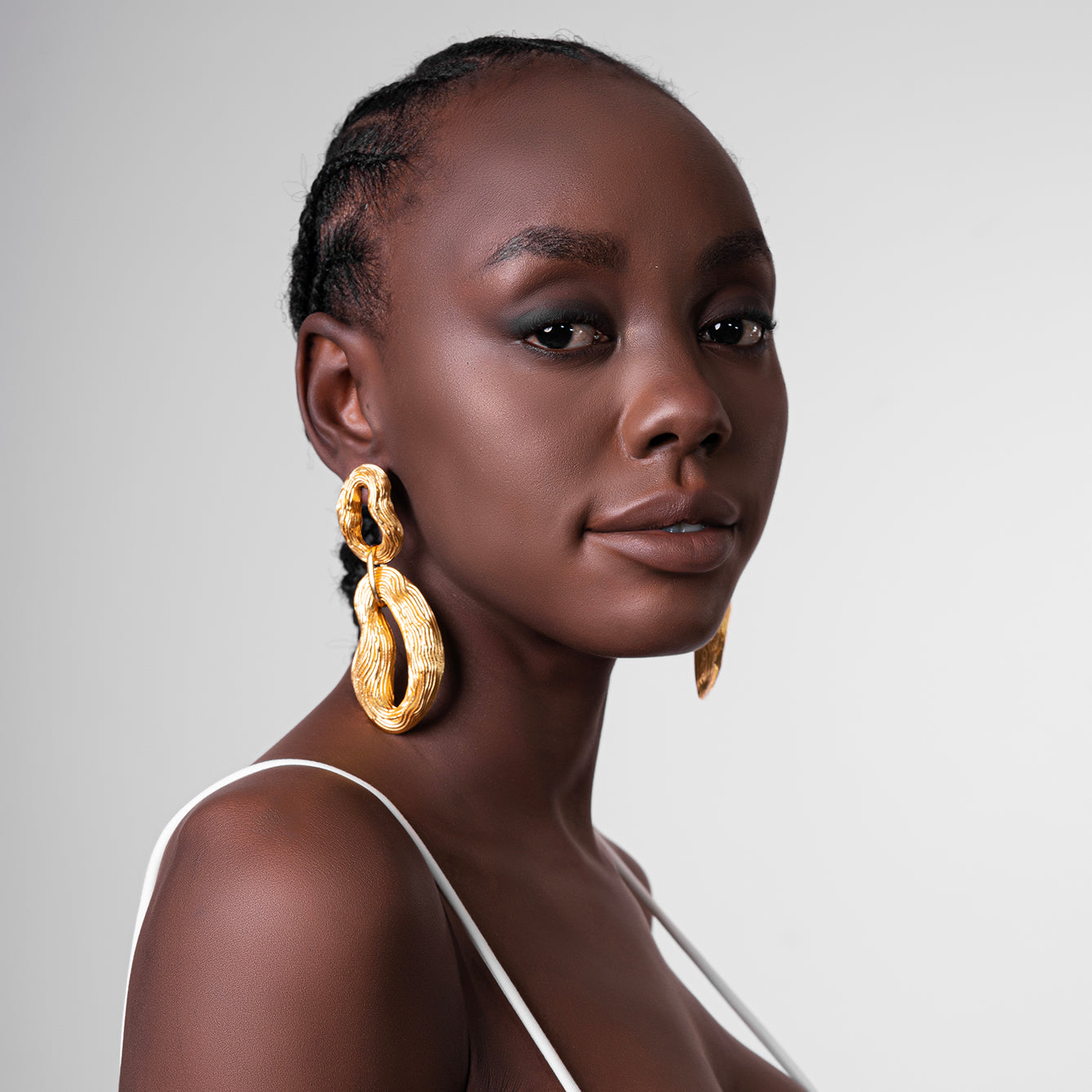 Knotty Pine Earrings - Gold Tone