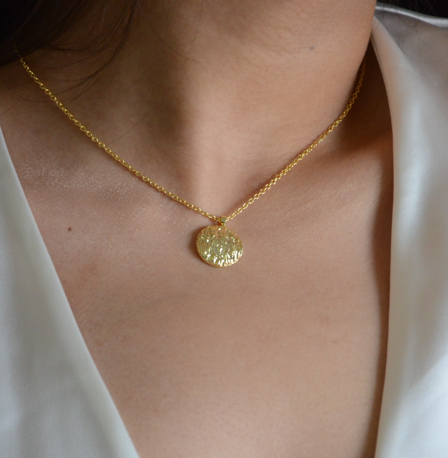 Amber Pendant Chain Necklace