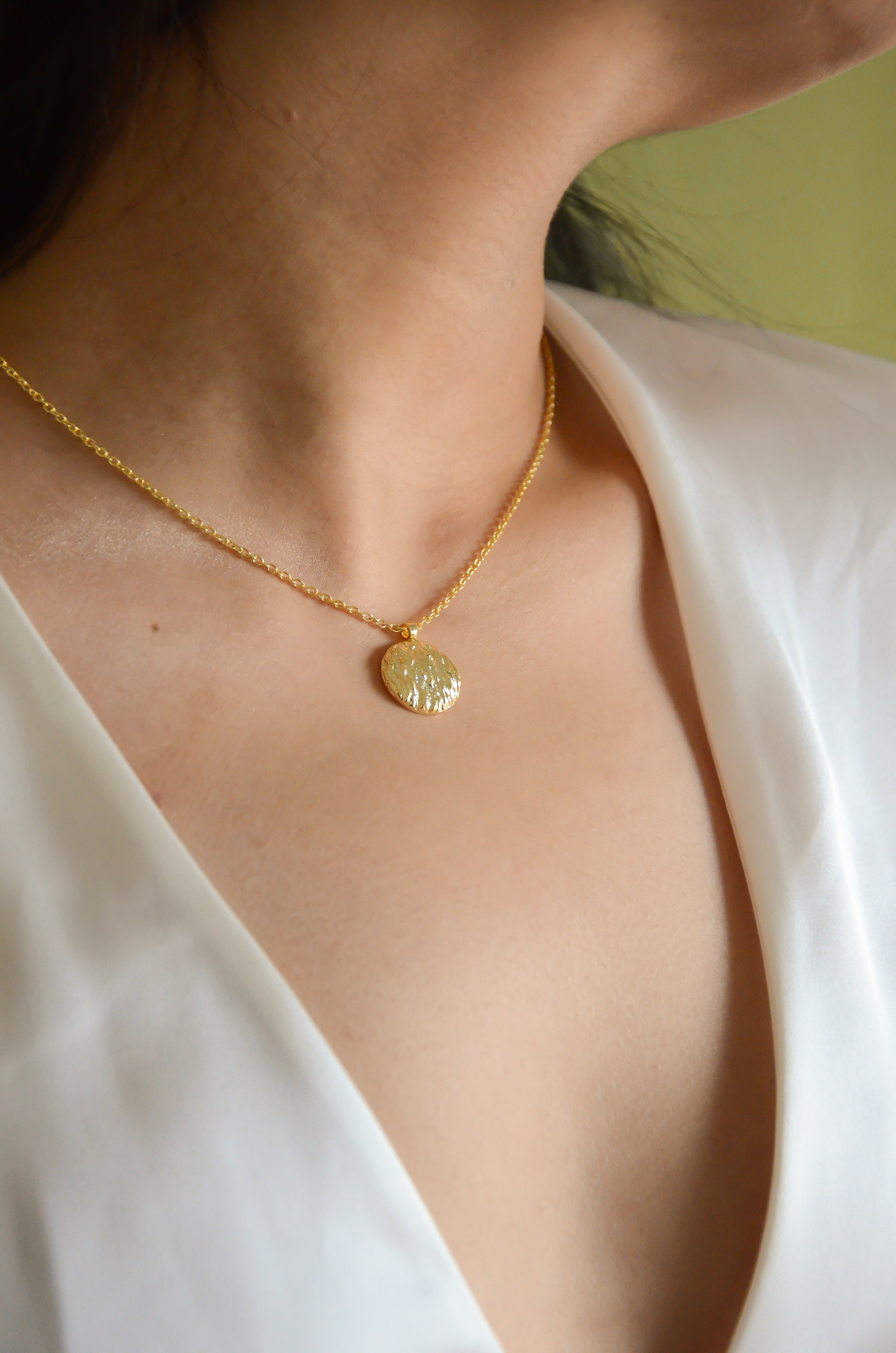 Amber Pendant Chain Necklace