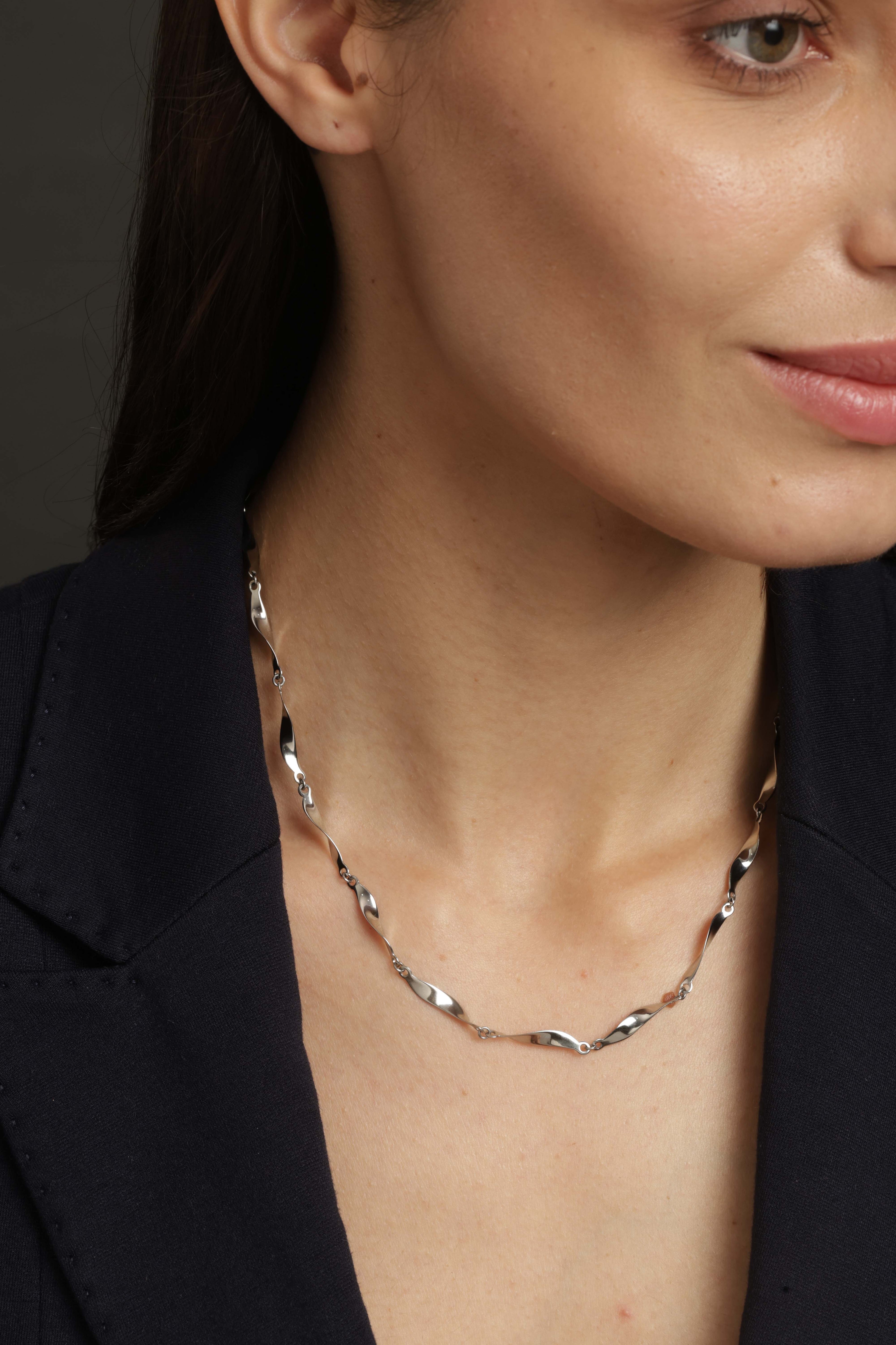 Waves Necklace With Earrings