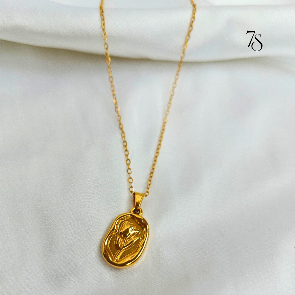 Golden Muse pendant