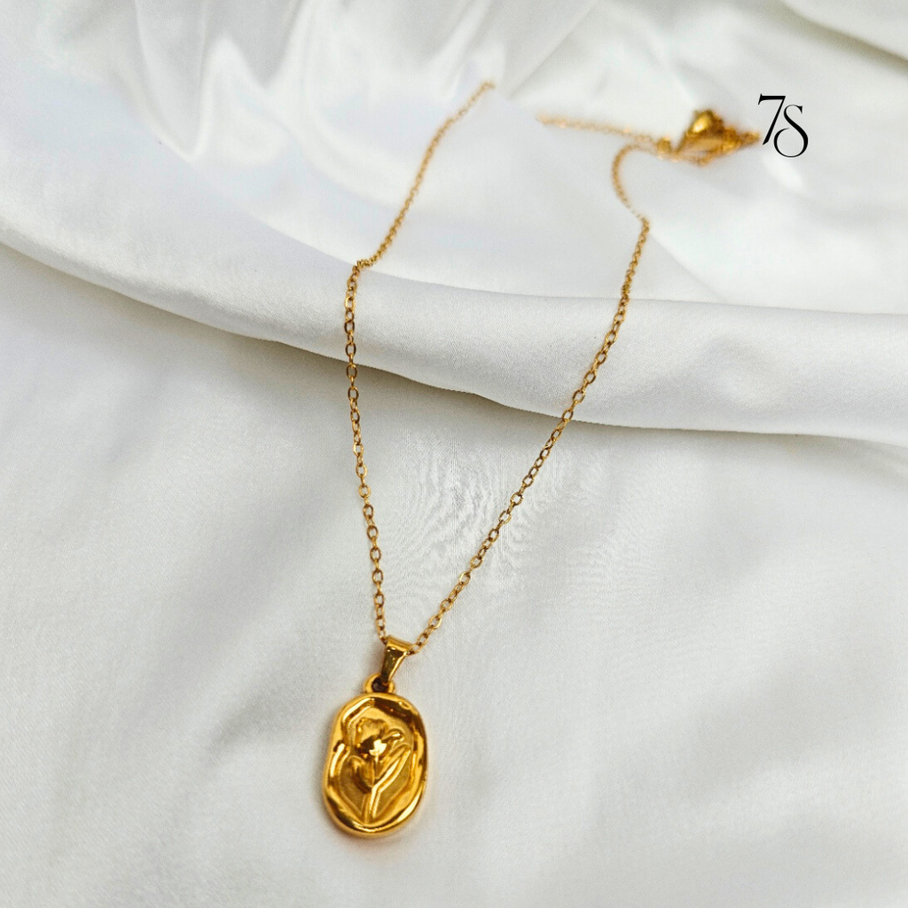 Golden Muse pendant
