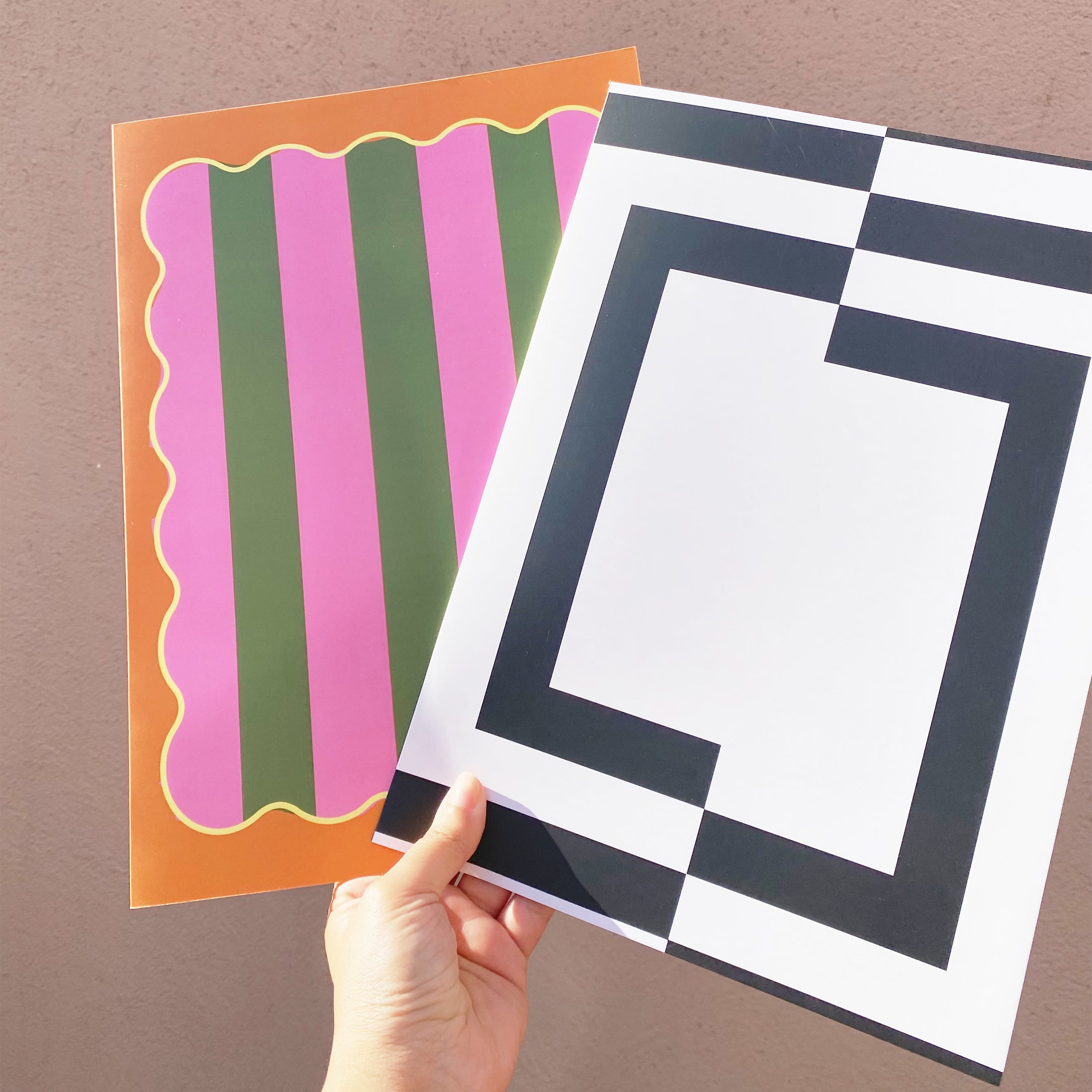 Black & White Lined Paper Folder